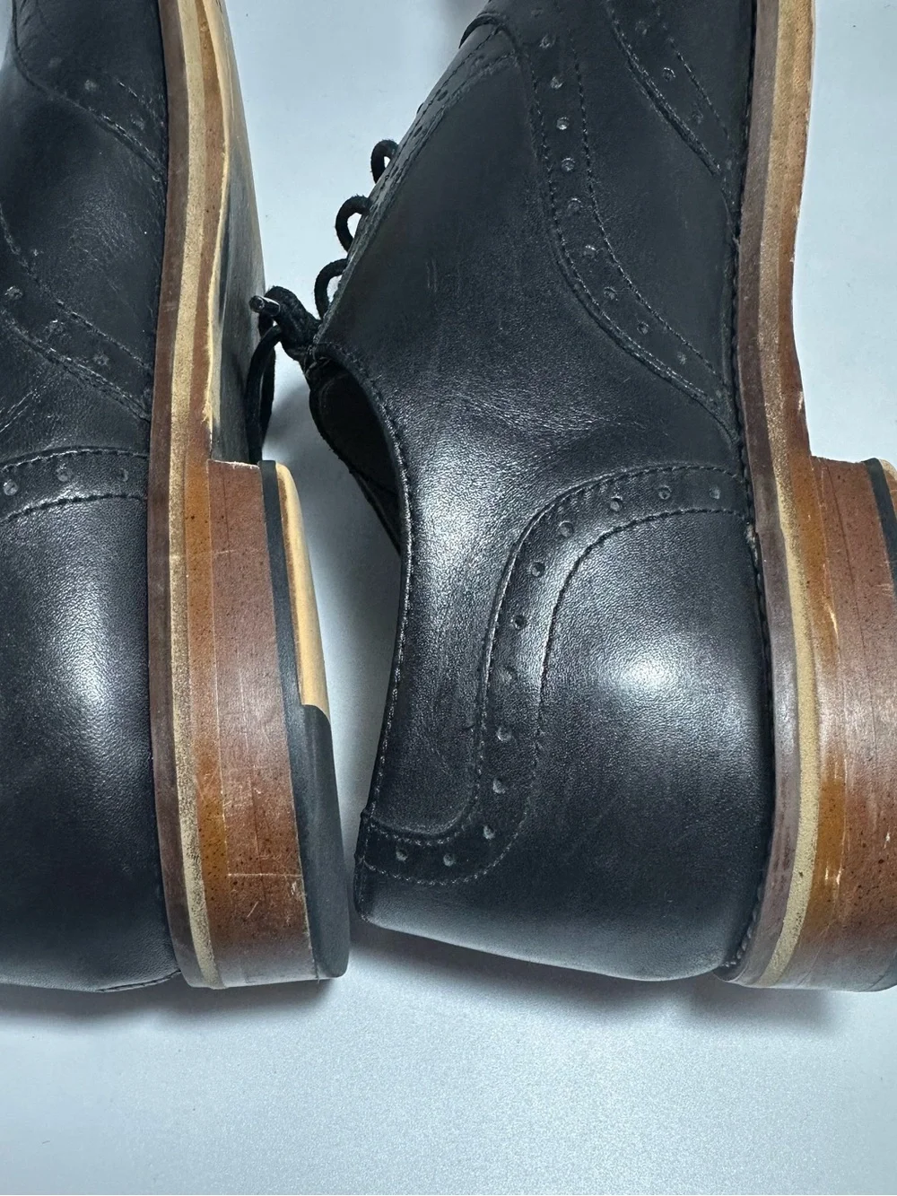 Johnston & Murphy Black Leather Wingtip Derby Shoes